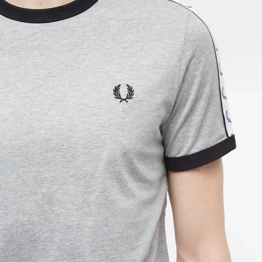 Fred Perry Taped Ringer T-Shirt met Laurel Crown mouwdetail Gray Heren