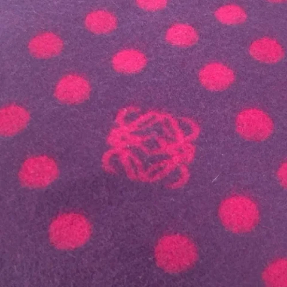 Loewe Pre-owned Wool scarves Pink Dames