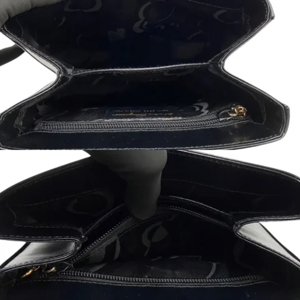 Salvatore Ferragamo Pre-owned Leather shoulder-bags Black Dames
