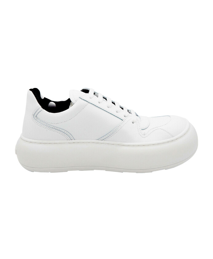white-low-top-sneakers