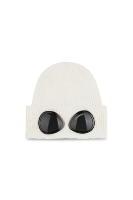 vit-beanie-mossa-tillbehor