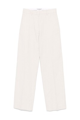 beige-trousers-with-pockets