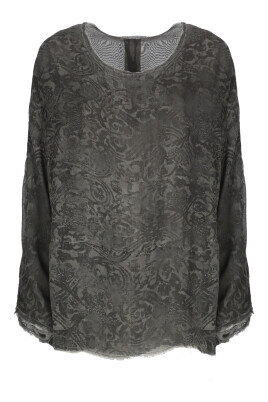 gra-t-shirt-med-crew-neckline