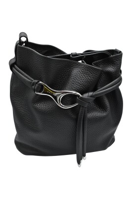 black-leather-shoulder-bag-stylish