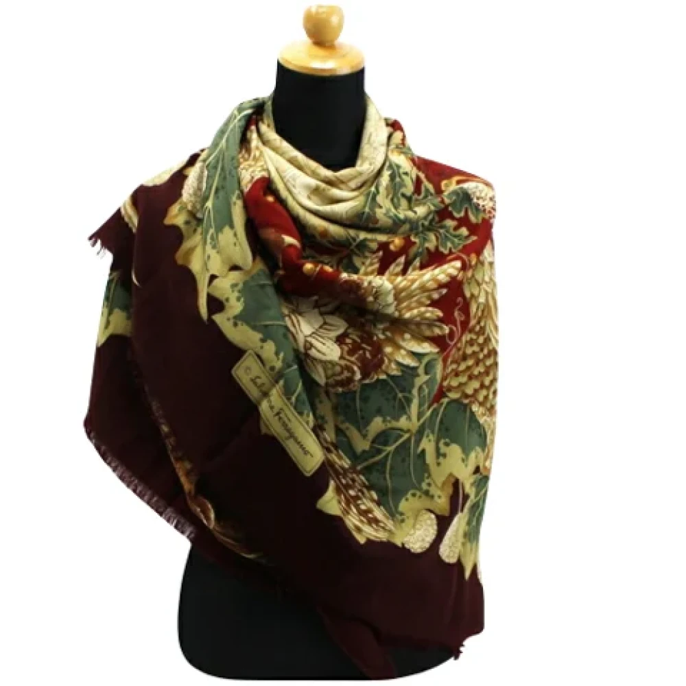 Salvatore Ferragamo Pre-owned Silk scarves Multicolor Dames