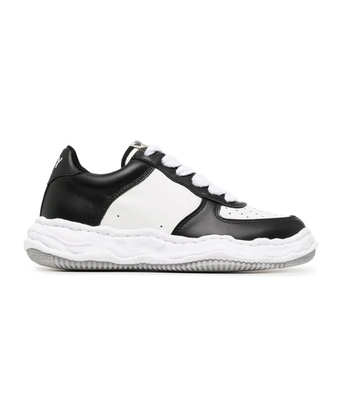 black-white-leather-low-top-sneaker