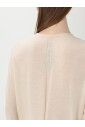 gilet-beige-en-soie-a-col-en-v