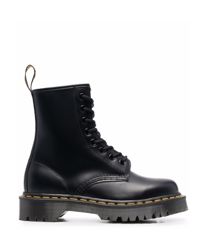 bottines-noires-avec-semelle-crantee