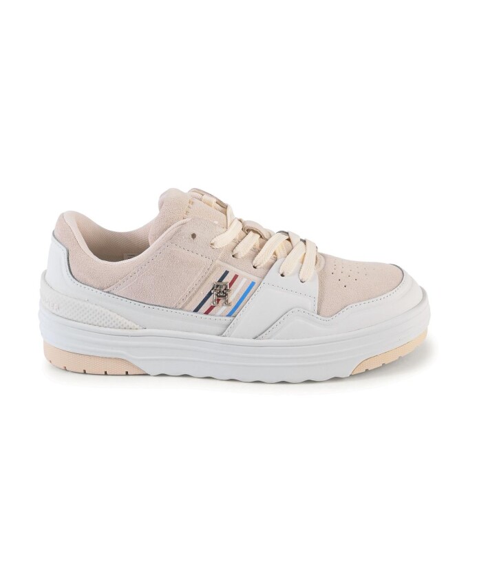 baskets-en-daim-beige