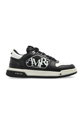 chaussures-de-sport-basses-classiques