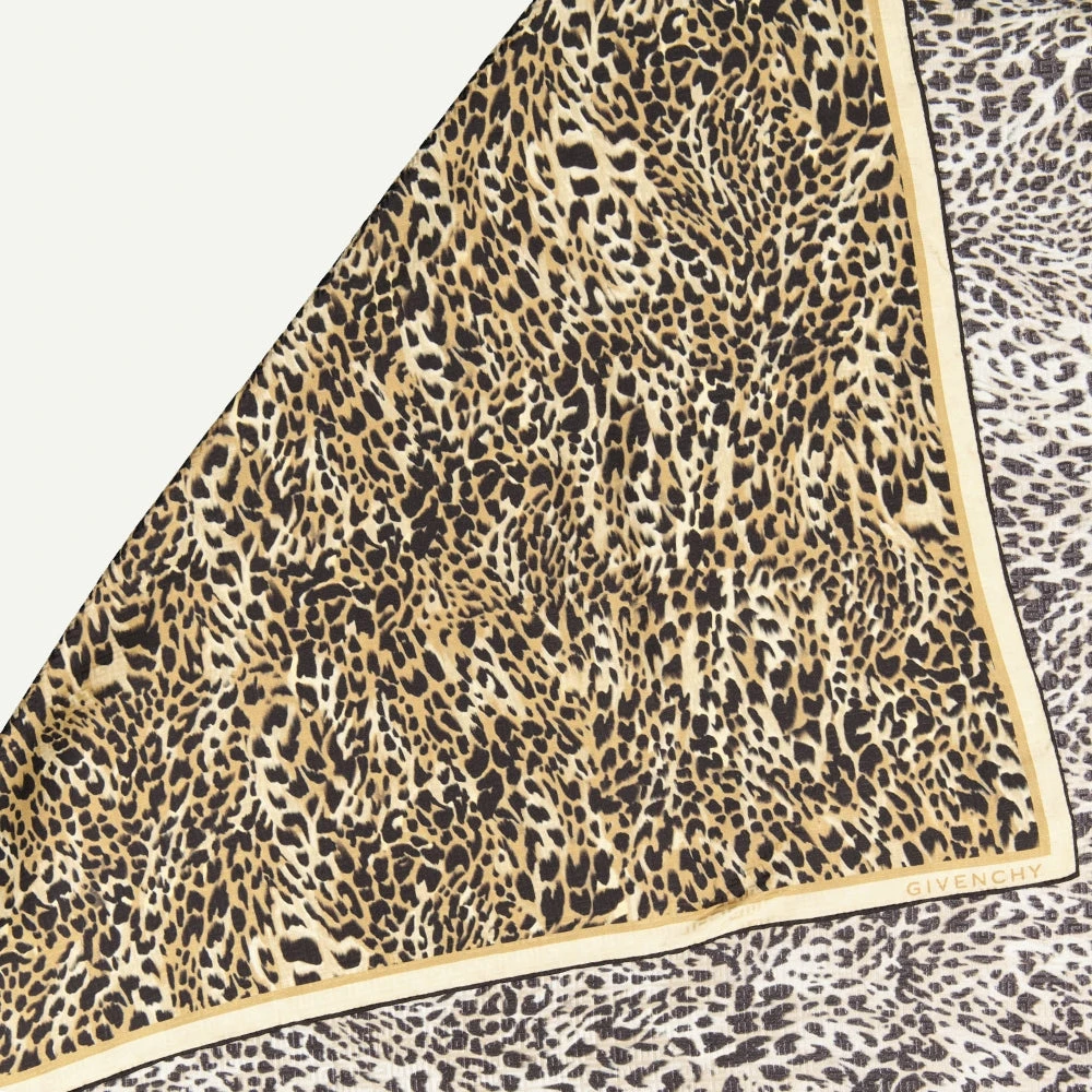 Givenchy Luipaard Zijden Sjaal Herfst-Winter Collectie Beige Dames