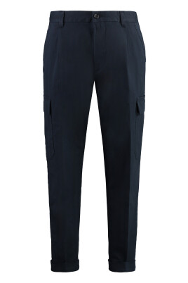 cargo-trousers-with-multiple-pockets