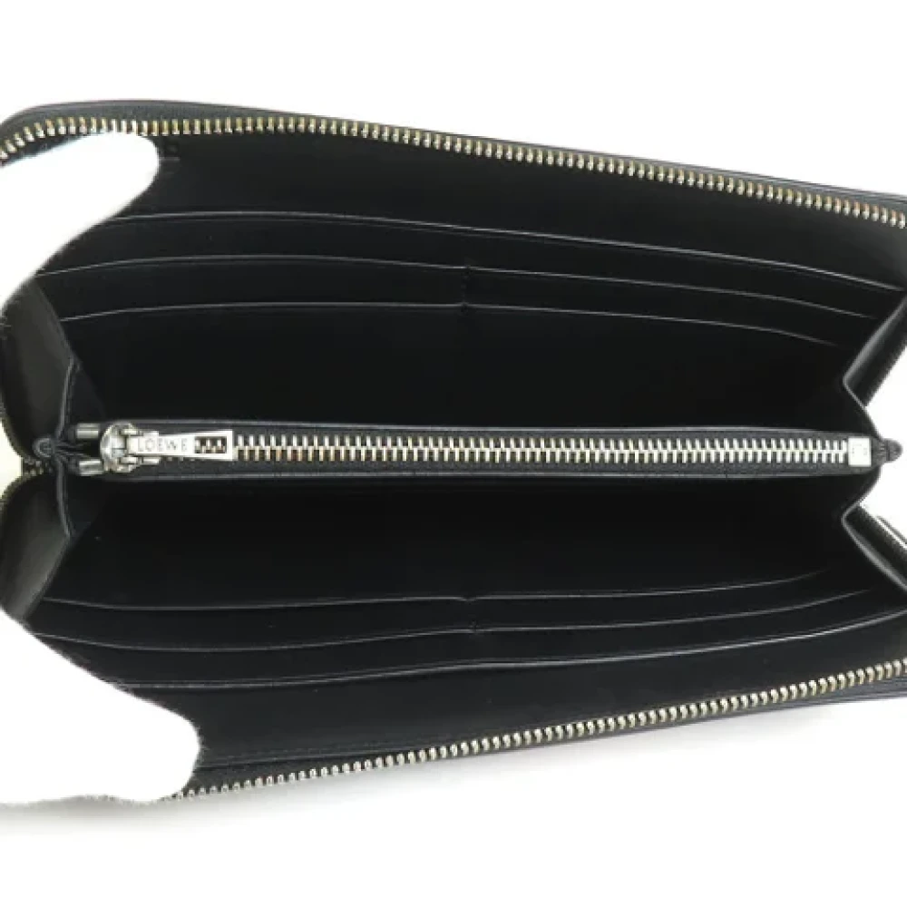 Loewe Pre-owned Leather wallets Green Dames