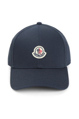 casquette-bleue-accessoires-elegants