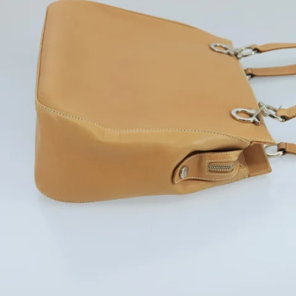 Salvatore Ferragamo Pre-owned Leather shoulder-bags Beige Dames