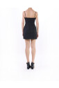 robe-noire-avec-et-details-en-satin