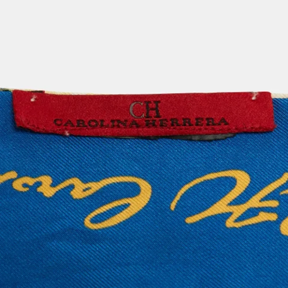 Carolina Herrera Pre-owned Silk scarves Blue Dames