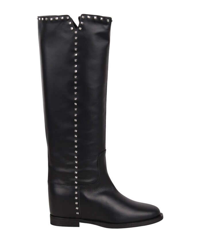 bottes-cloutees-avec-detail-argente