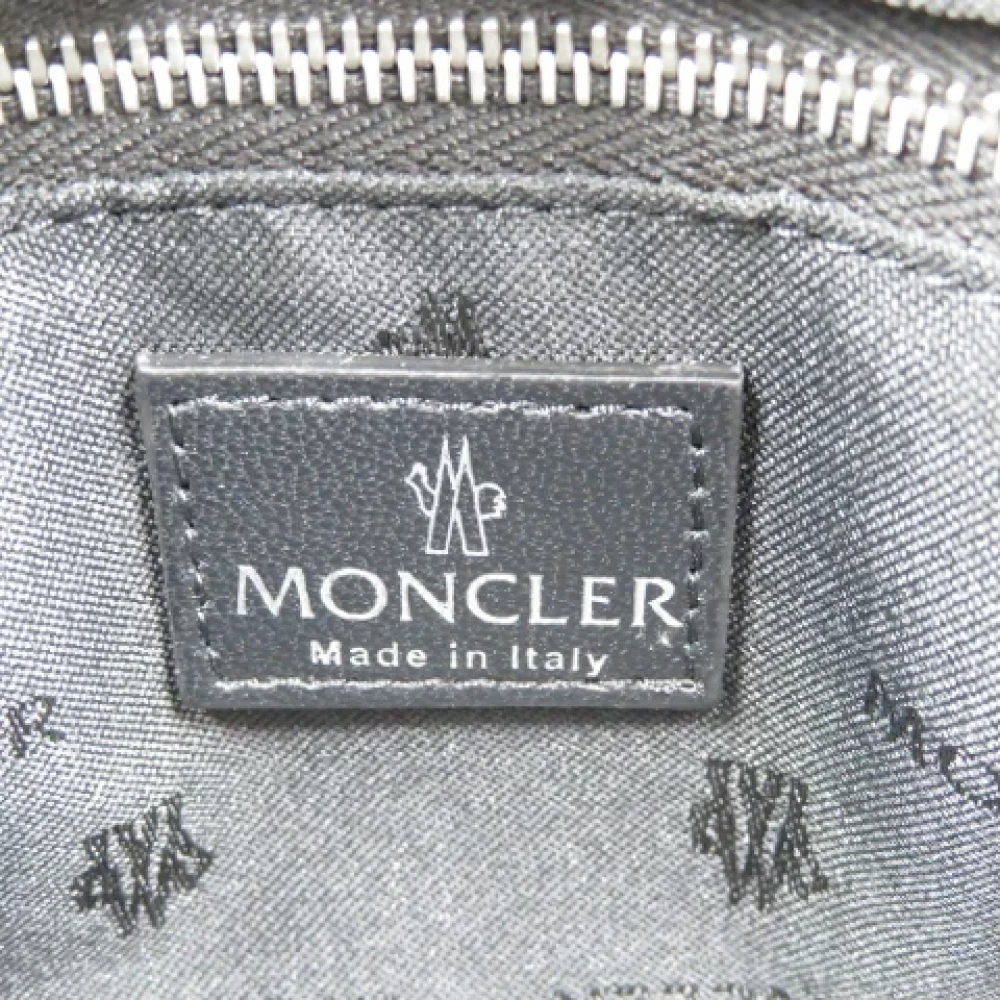 Moncler Pre-owned Fabric clutches Purple Dames
