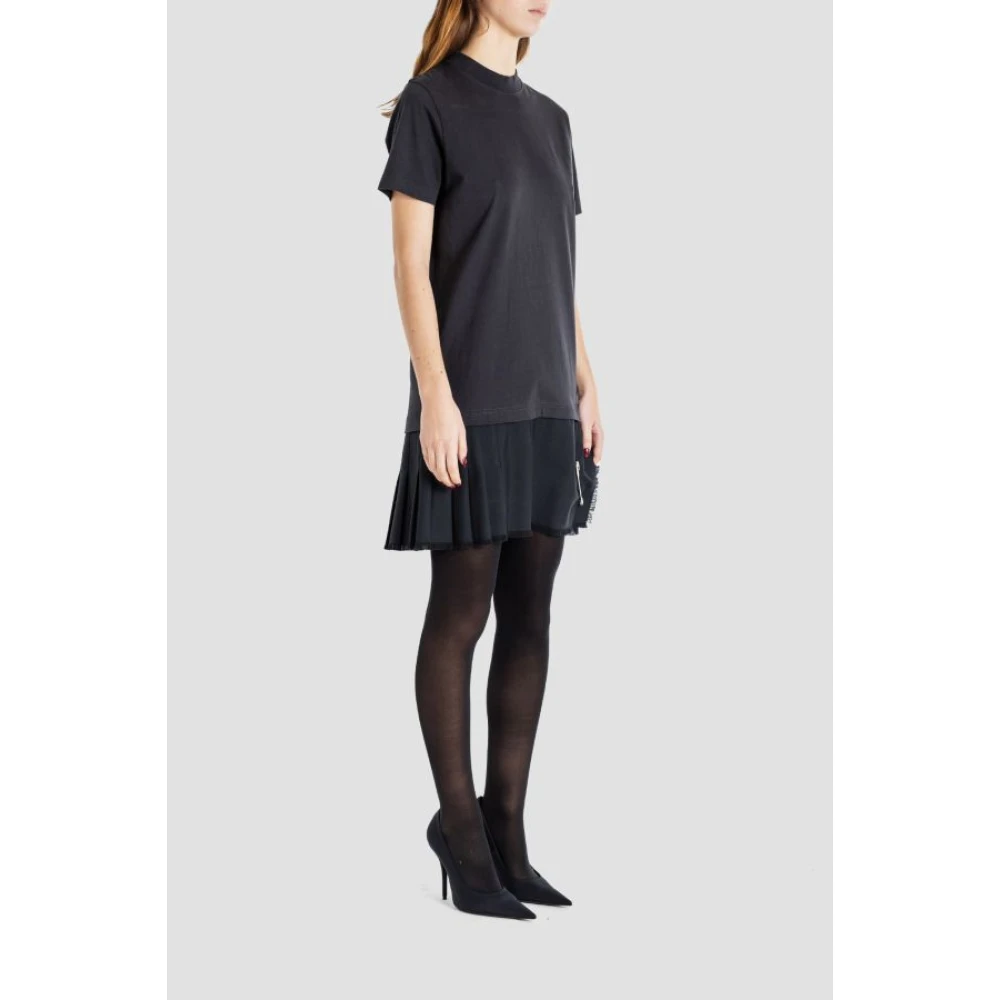 Balenciaga Zwarte Katoenen T-shirt Jurk met Geplooide Onderkant Black Dames