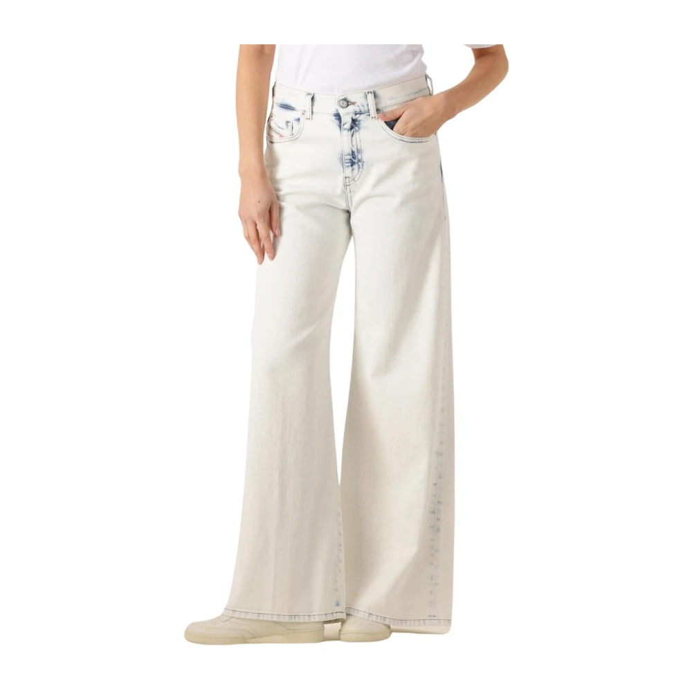 Diesel Retro Flared Jeans in Lichtblauw White Dames