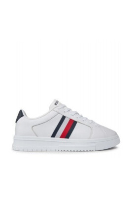 white-low-top-sneakers