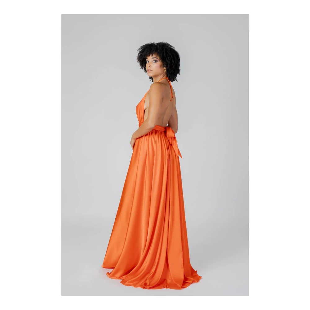 Sol Wears Women Oranje Satijnen Maxi Jurk met V-hals Orange Dames