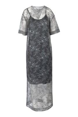 robe-midi-en-dentelle-chantilly
