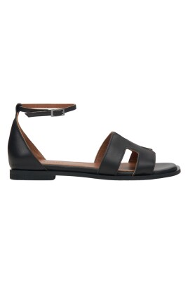 black-leather-sandals