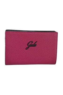 red-wallet-with-zipper-closure