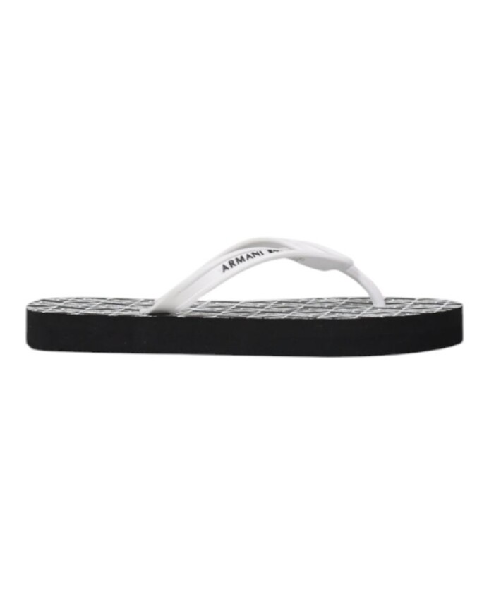 tongs-en-caoutchouc-noir-pour-femmes