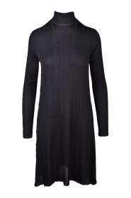 Schwarzes Kleid aus der Bottega Veneta Collection