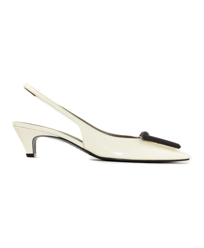 escarpins-slingback-en-cuir-blanc-casse