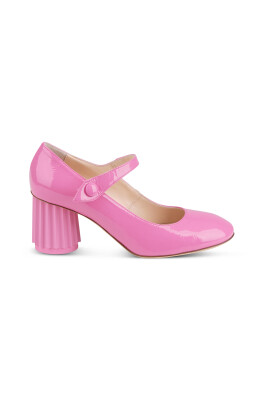 heeled-shoes
