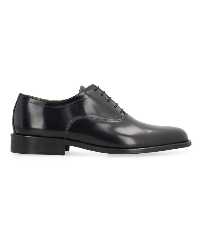 chaussures-classiques-en-cuir-a-lacets