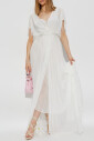 robe-avec-col-en-v