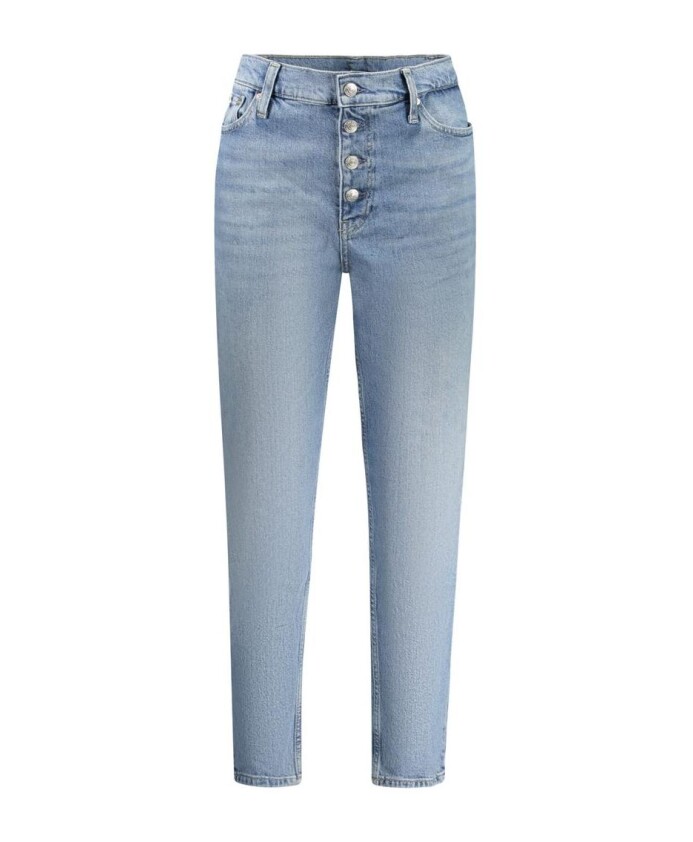 light-blue-washed-mom-jeans