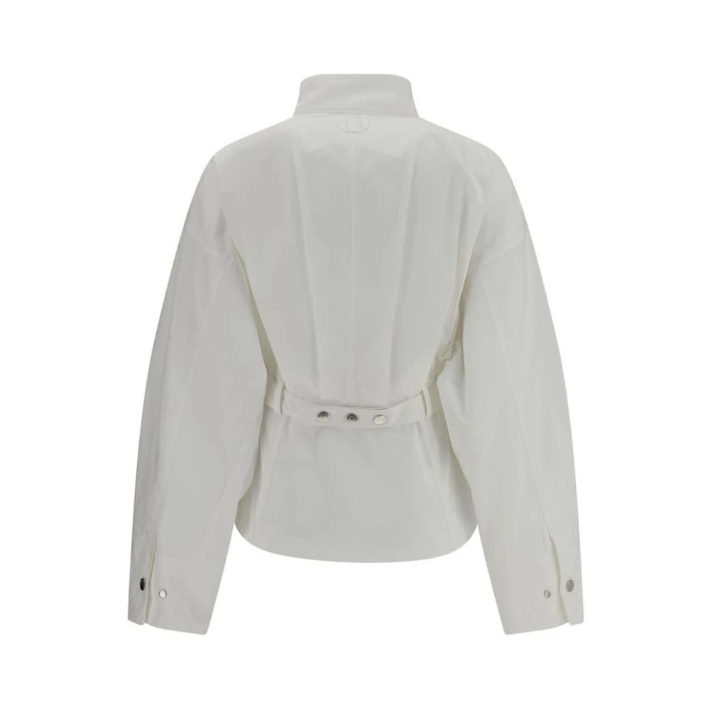 Jacquemus Overhemd met hoge kraag en verstelbare tailleband White Dames