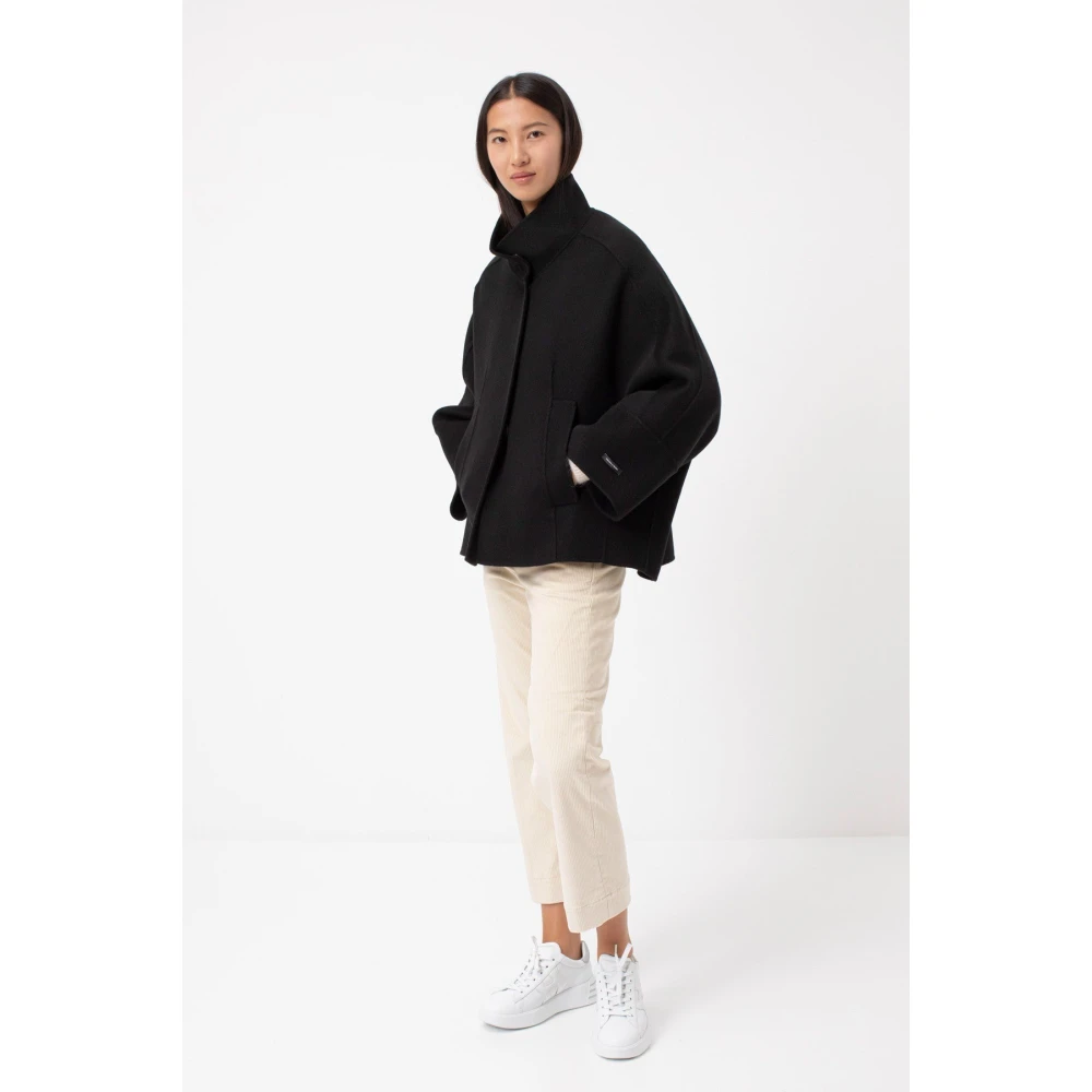Paltò Zwarte wollen cape met wijde mouwen Black Dames