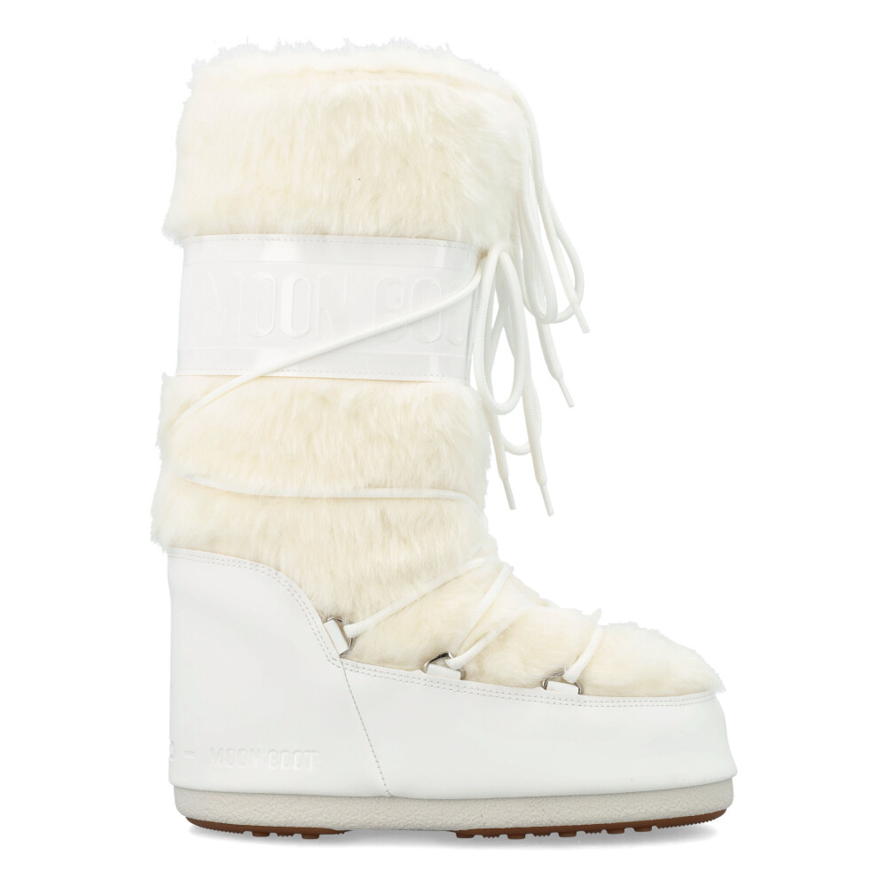 White winter boots and snow boots Shop online at Miinto