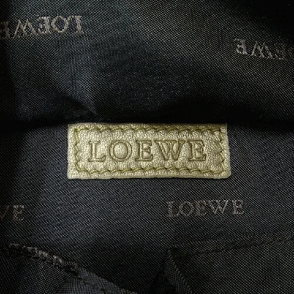 Loewe Pre-owned Leather handbags Beige Dames