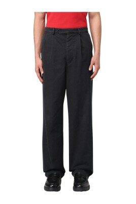 relaxed-fit-casual-pants