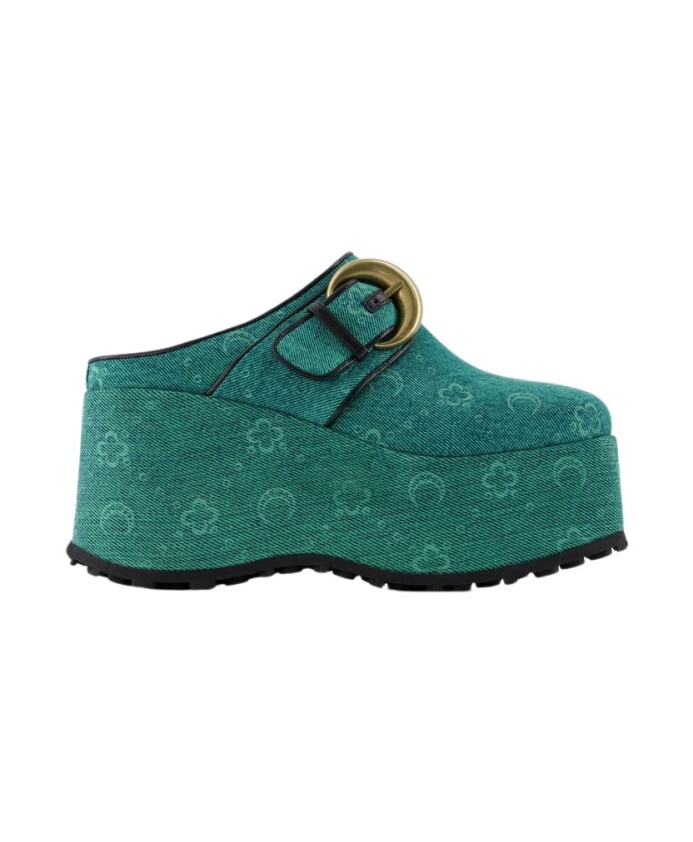 groene-denim-moonogram-sleehakken
