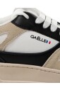 zwarte-suede-sneaker-met-leren-bovenwerk