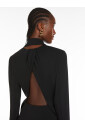 robe-chemise-noire-boutonnee-avec-dos-ouvert