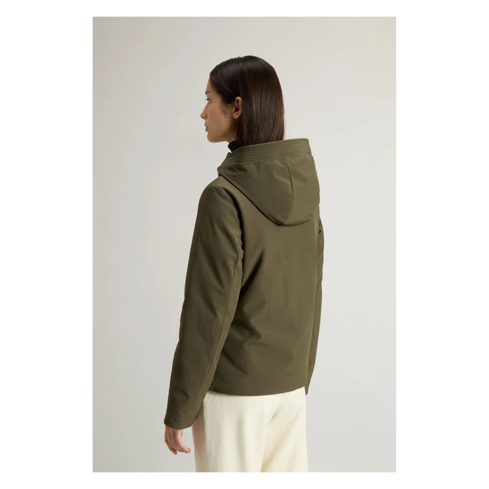 Woolrich Korte Parka Jas voor Koud Weer Green Dames