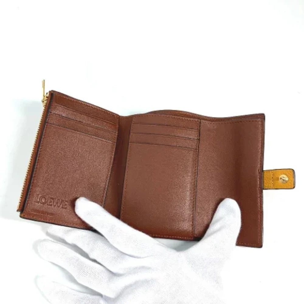 Loewe Pre-owned Leather wallets Yellow Dames