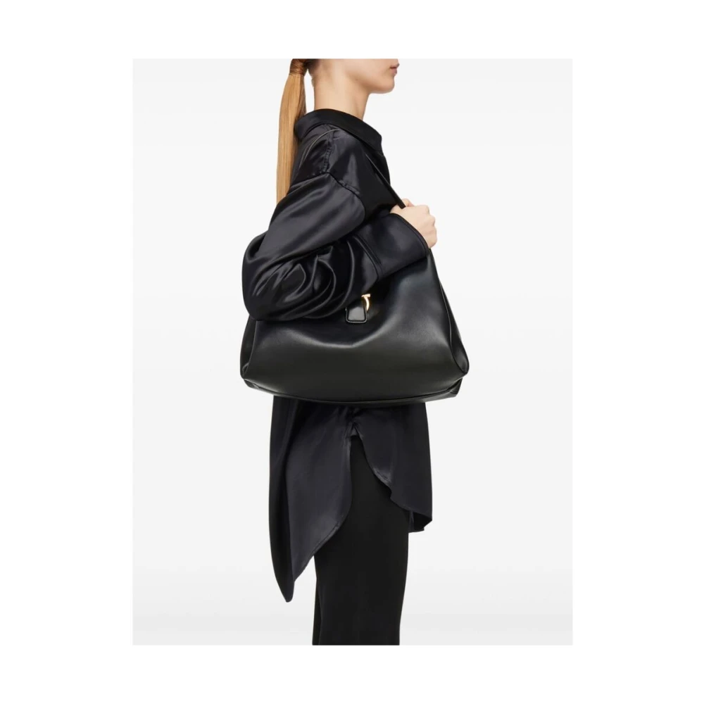 Salvatore Ferragamo Zwarte Gancini Gesp Schoudertas Black Dames