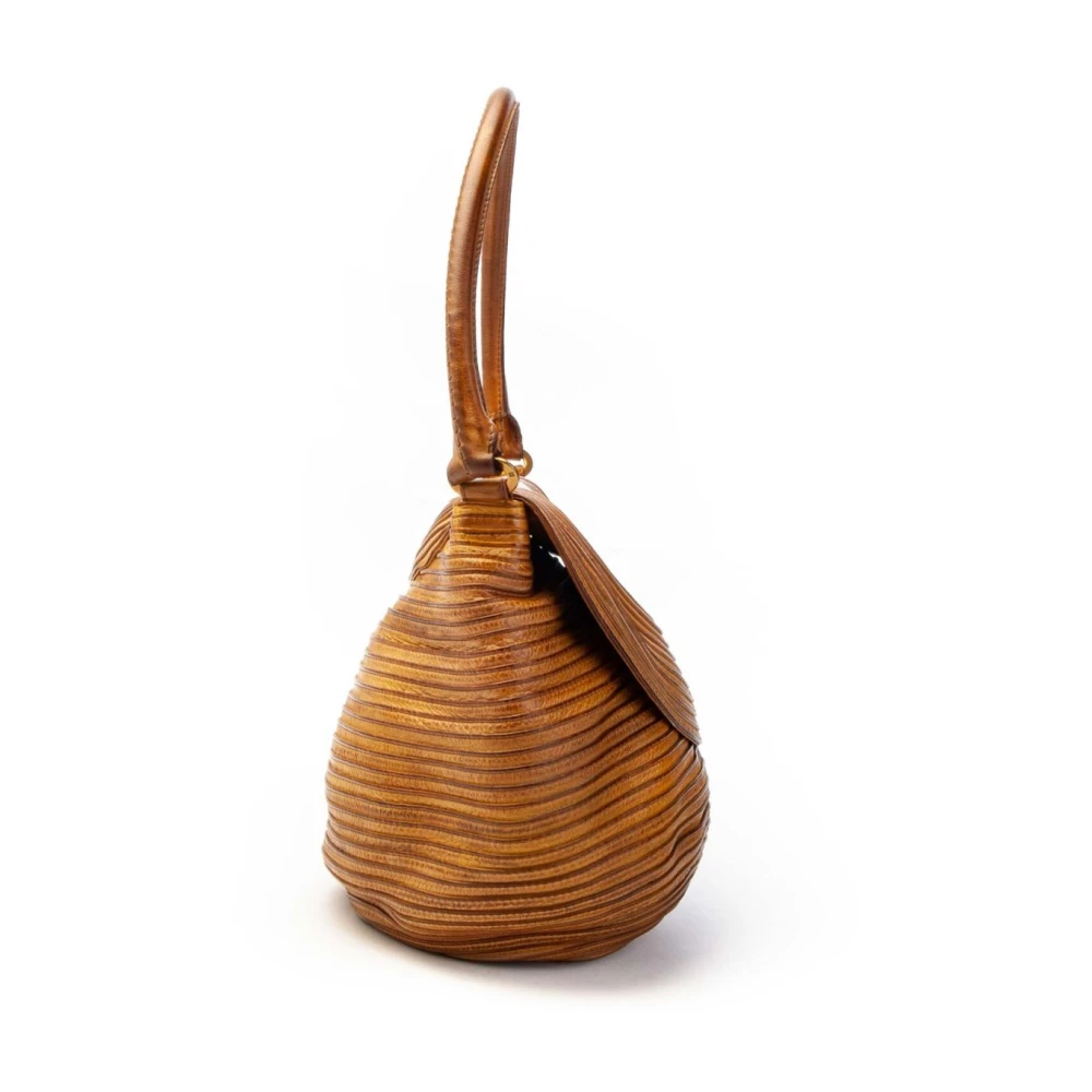 Majo Leren schoudertas met magnetische sluiting Beige Dames
