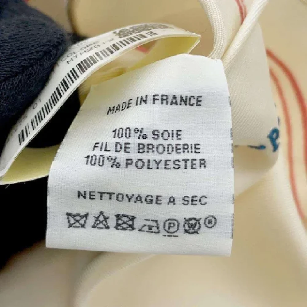 Hermès Vintage Pre-owned Silk scarves White Dames